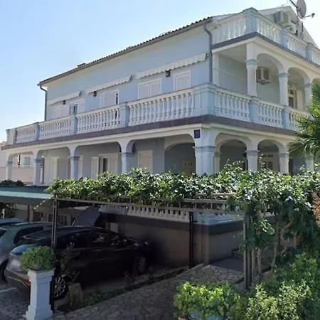 Πανσιόν Janja Malinska